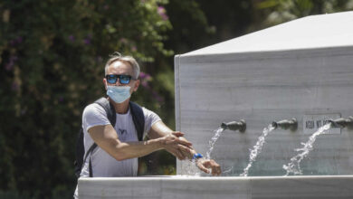 Andalucía no contempla relajar el uso de mascarillas hasta "finales de julio o mediados de agosto"