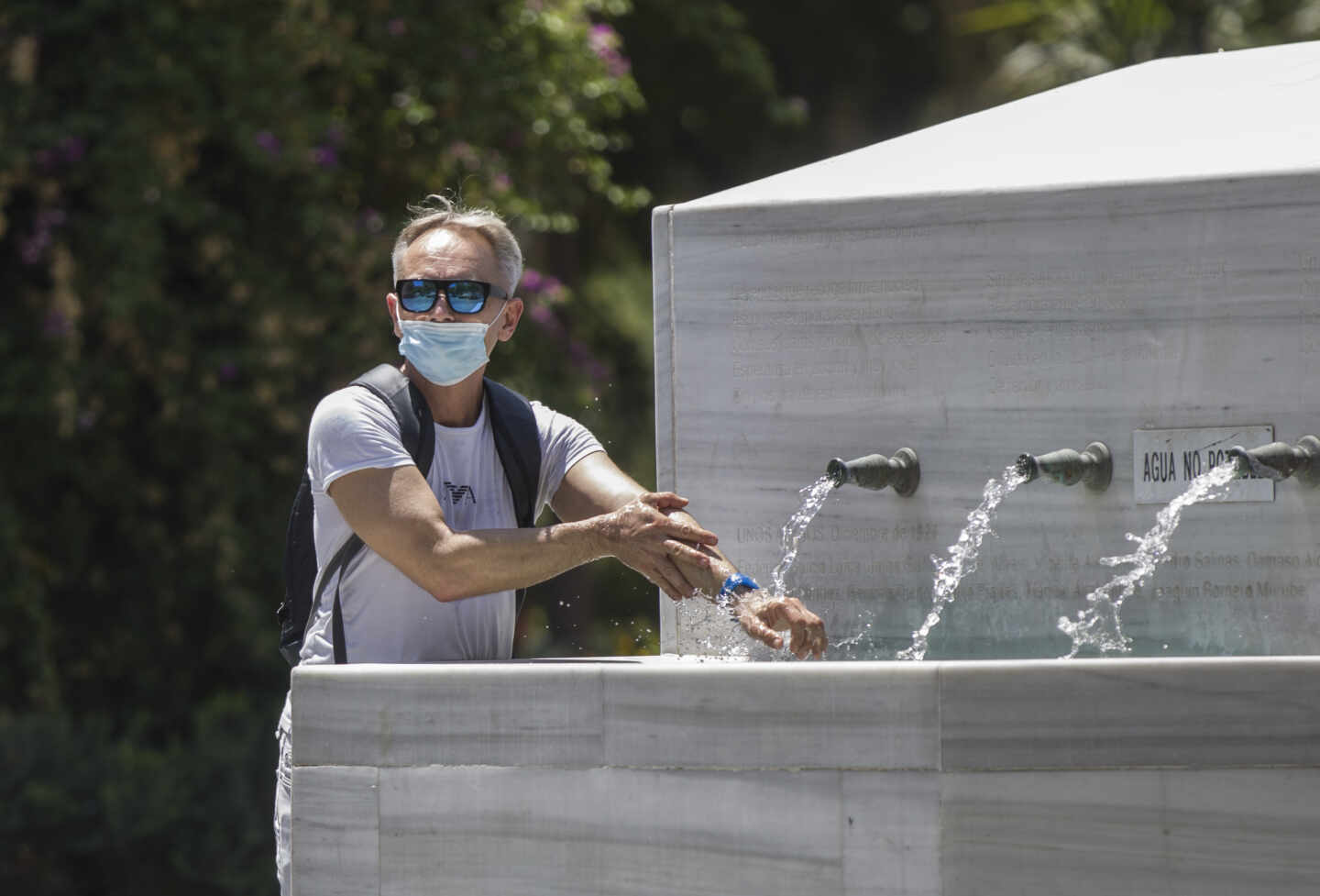 Andalucía no contempla relajar el uso de mascarillas hasta "finales de julio o mediados de agosto"