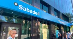 Sabadell reduce las salidas propuestas en el ERE a 1.605