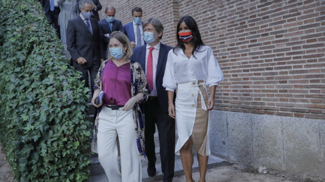Arancha González Laya visita el Centro Sefarad