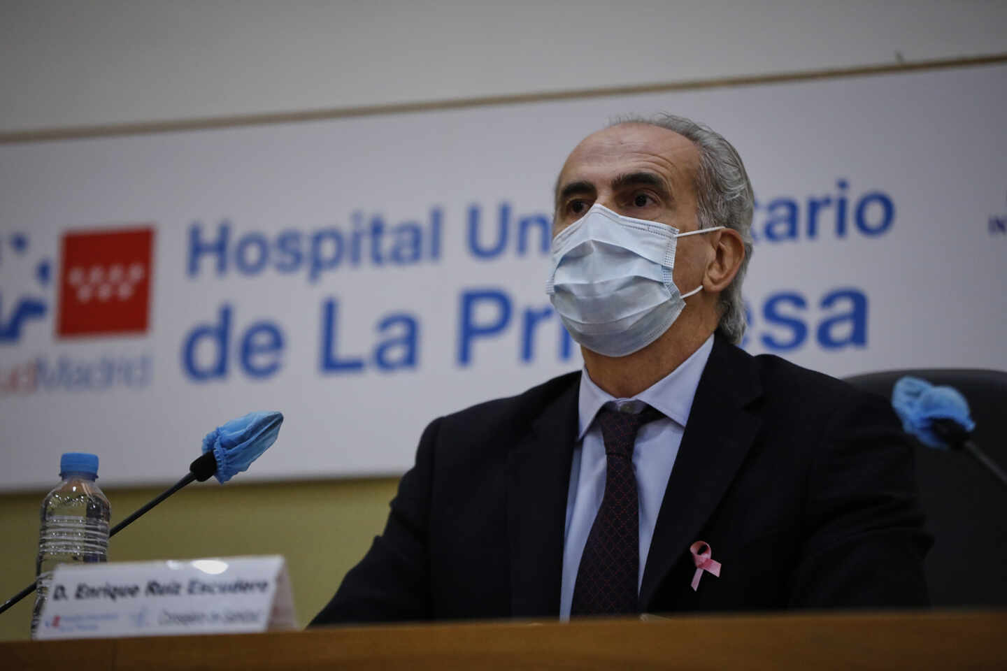 El consejero de Sanidad, Enrique Ruiz en el Hospital Universitario de La Princesa, Madrid.