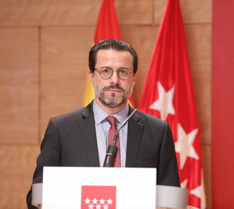 Madrid critica el "hachazo fiscal" del Gobierno a los autónomos