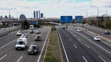 La CNMC multa a 12 empresas con 61 millones por repartirse los contratos de Fomento