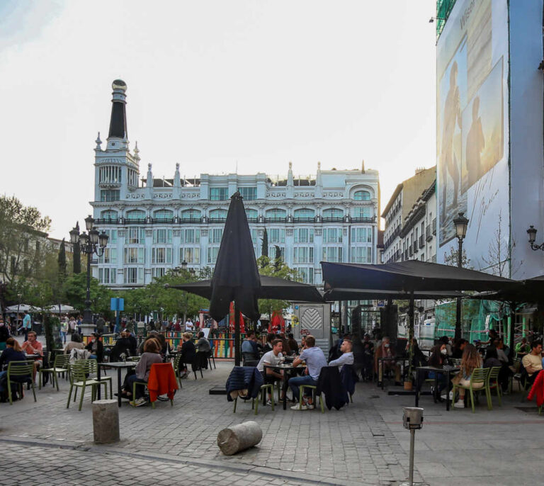 Nuevas medidas en Madrid: el horario de la hostelería se amplía hasta las doce de la noche