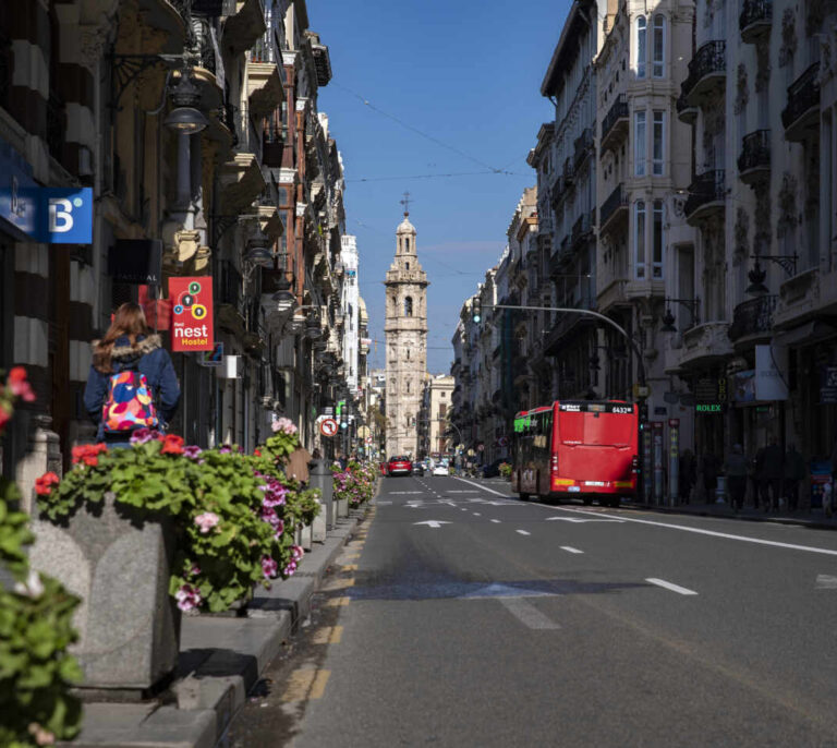 La Comunidad Valenciana pide que el TSJCV avale el toque de queda a las 0.00 y 10 personas en reuniones