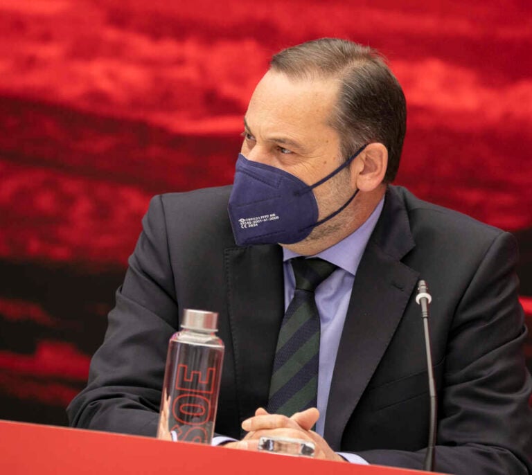 Ábalos justifica que no conectaron con una sociedad "acostumbrada al bullicio y al ocio"