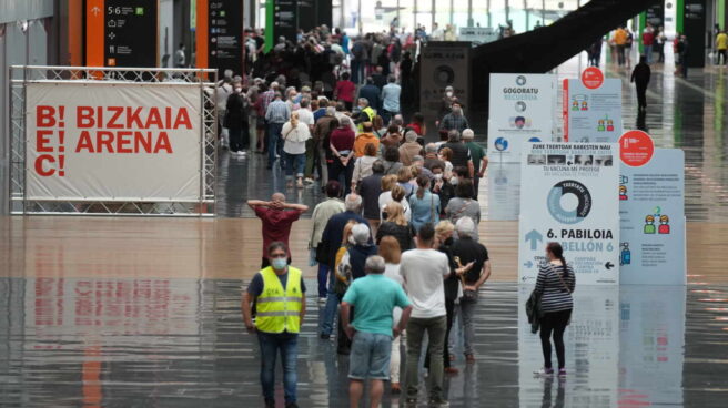 Euskadi alerta del riesgo de 'priorizar vacaciones': 22.000 citas de vacunación, sin cubrir