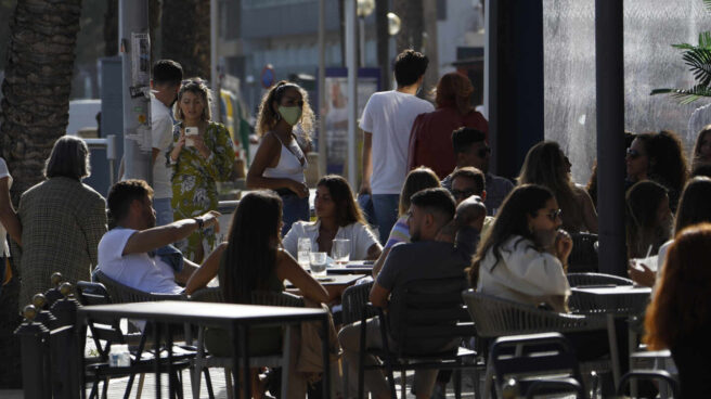 España vuelve a bajar de riesgo alto de incidencia tras casi dos meses y medio