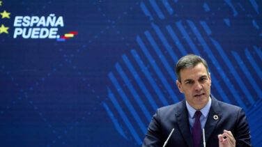 Sánchez agradece a las Fuerzas Armadas su "entrega y compromiso" tras un convulso año