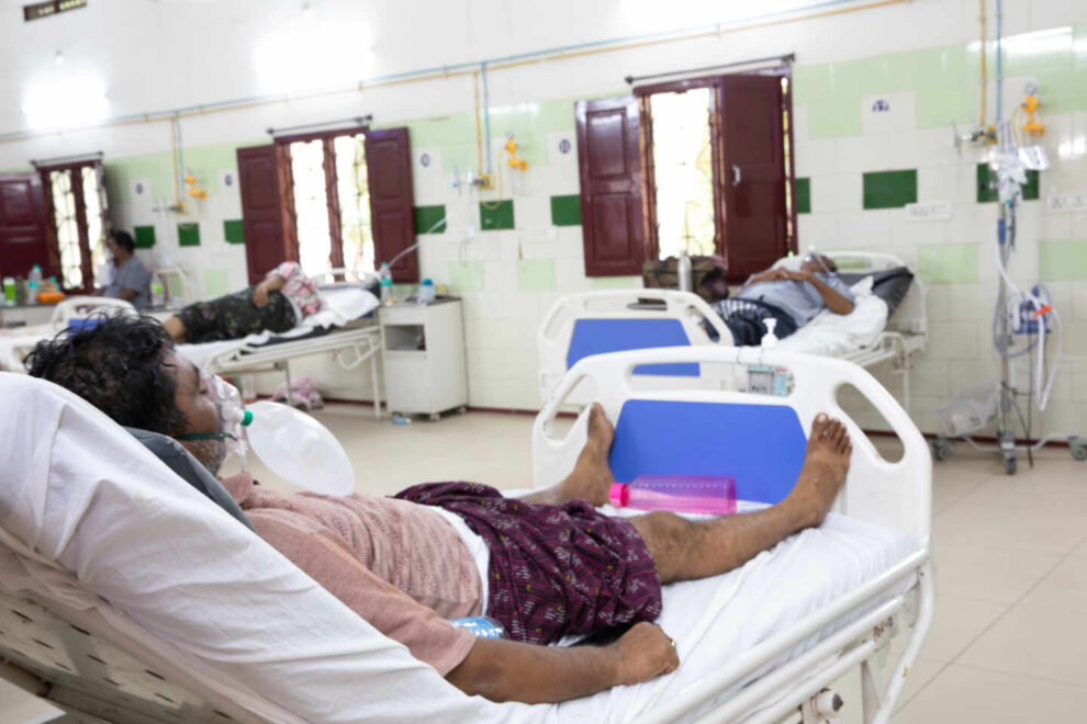 Enfermos de Covid en el hospital de Bathalapali de la Fundación Vicente Ferrer en India.