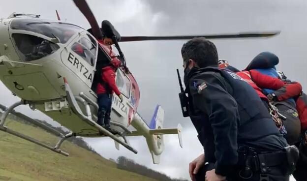 Dos mujeres resultan heridas por el impacto de un rayo en el monte Gorbea