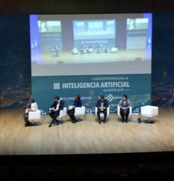 Mesa redonda de ponentes en el en el 1 Congreso Internacional de Inteligencia Artificial 2018 Alicante