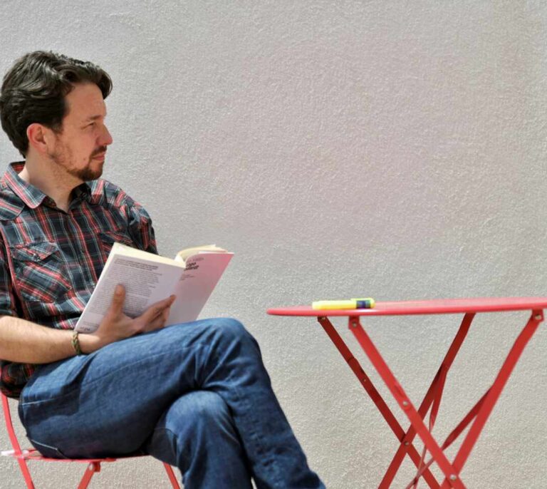Pablo Iglesias se corta la coleta