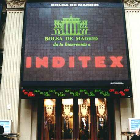 Cartel de Inditex el día de la salida a Bolsa