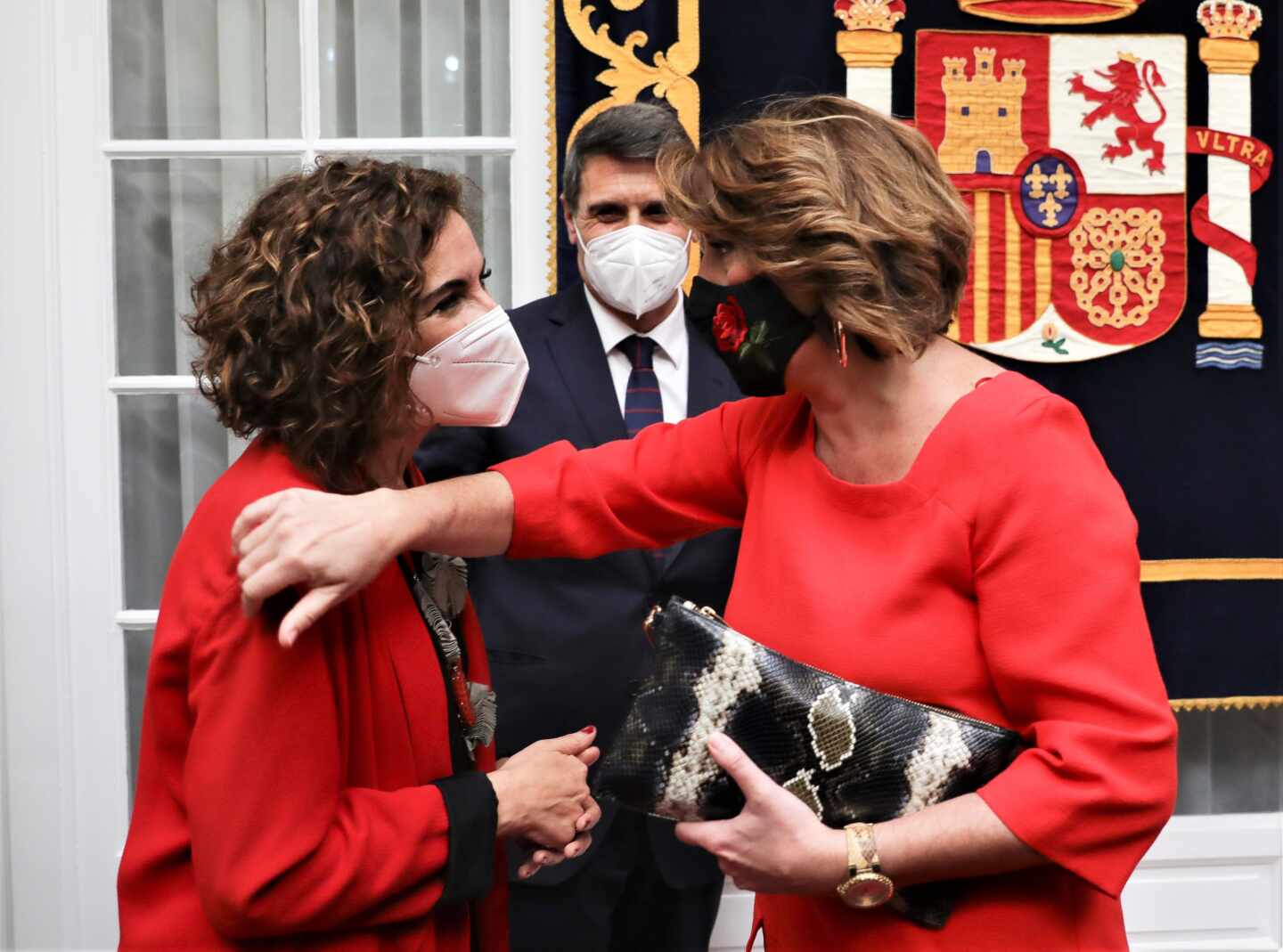 María Jesús Montero y Susana Díaz, en la Delegación del Gobierno en Sevilla.