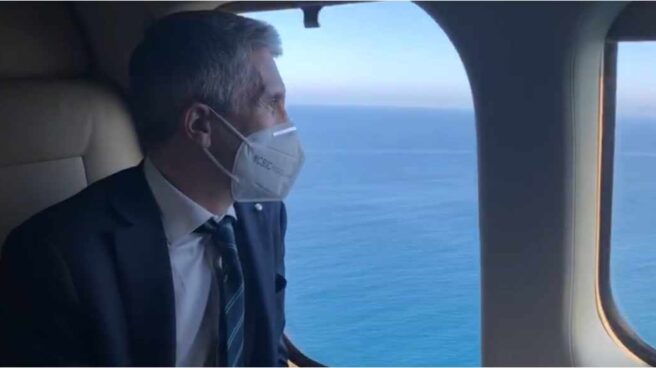 Marlaska y Sánchez sobrevuelan ceuta en helicóptero