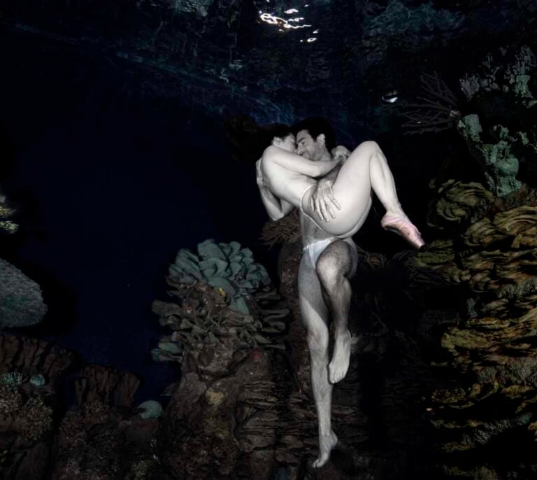 ‘Somos agua’, el mensaje de la fotógrafa Isabel Muñoz y Ai Futaki, la mujer pez