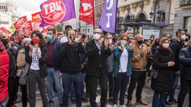 La foto del 1-M: Gabilondo, Iglesias y Mónica García escenifican el 'todos contra Ayuso'