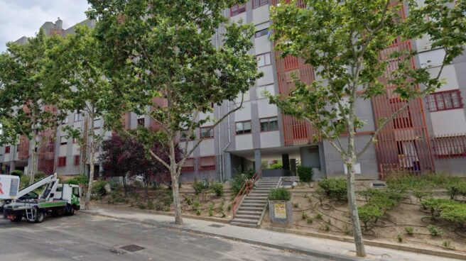 Número 5 de la Calle San Cugat del Vallés, en Madrid. Número 5 de la Calle San Cugat del Vallés, en Madrid.