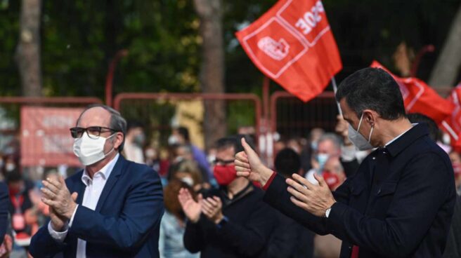 Sánchez cierra la campaña del PSOE comparando a Gabilondo con Biden y azuzando el miedo a Vox