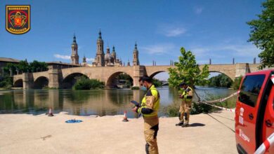 Los bomberos buscan a un menor desaparecido en el río Ebro en Zaragoza