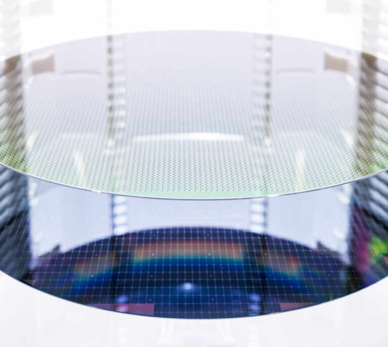 Lavadoras, smartphones y camiones, la crisis de los microchips provoca un efecto dominó mundial en todos los sectores