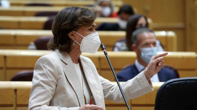 Carmen Calvo acusa al PP de ser la "antipatria" y saca pecho por la gestión de la pandemia del Gobierno