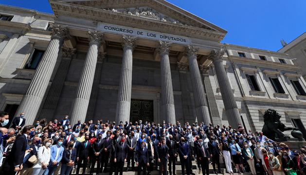 Los alcaldes del PP se niegan a ir a La Moncloa para el nuevo plan de Sánchez: "Es una pantomima"