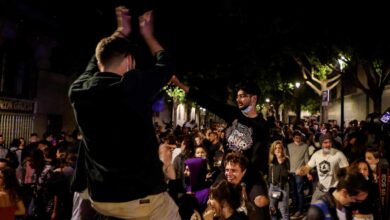 Primer fin de semana sin estado de alarma: 1.250 multas por botellón y mascarillas entre Madrid y Barcelona