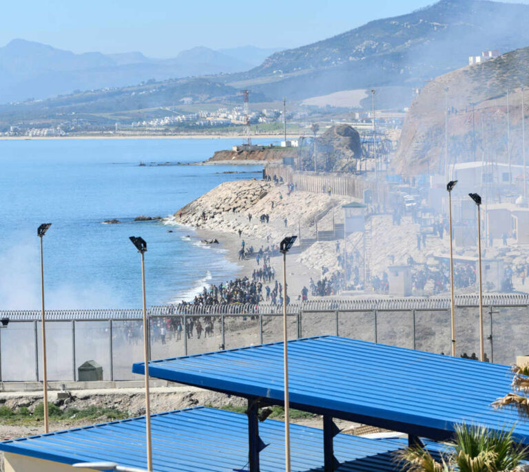 "Sánchez se pone la máscara de Franco": así cuenta la prensa marroquí la crisis de Ceuta