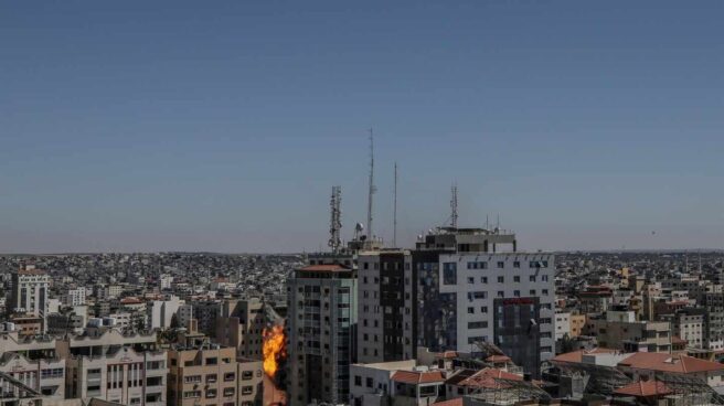 La torre Al-Jalaa en Gaza, desde donde operaban medios como Associated Press o Al Jazeera, bombardeada. La torre Al-Jalaa en Gaza, desde donde operaban medios como Associated Press o Al Jazeera, bombardeada.