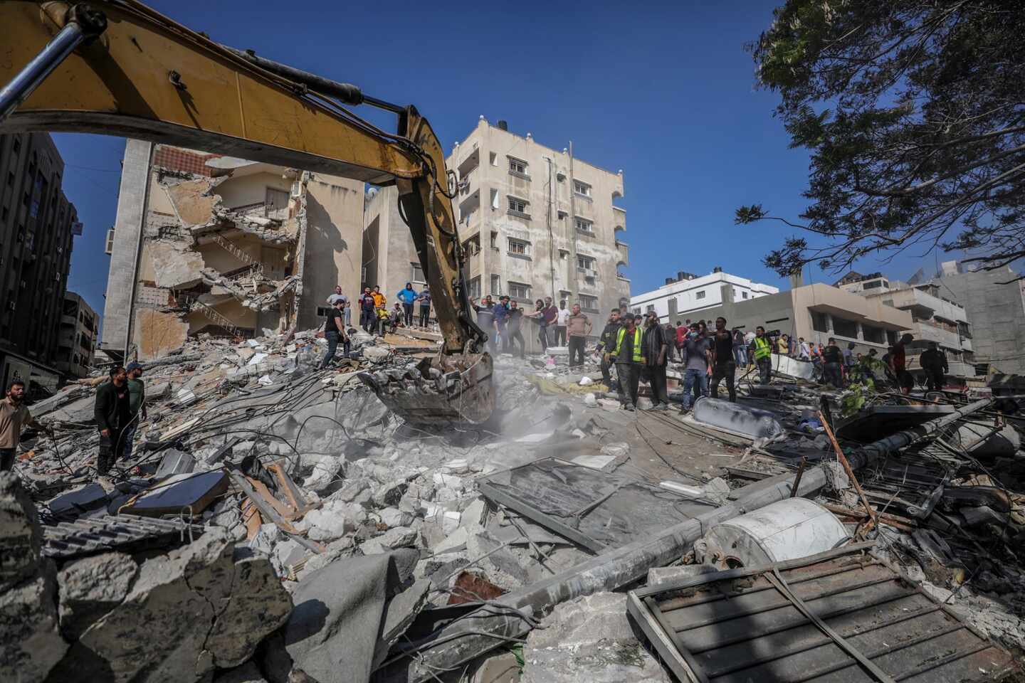 Edificio derribado en Gaza tras un bombardeo israelí.