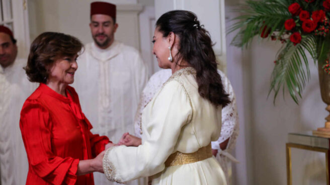 La embajadora de Marruecos en España, Karima Benyaich, junto a Carmen Calvo en una recepción en 2019. La embajadora de Marruecos en España, Karima Benyaich, junto a Carmen Calvo en una recepción en 2019.