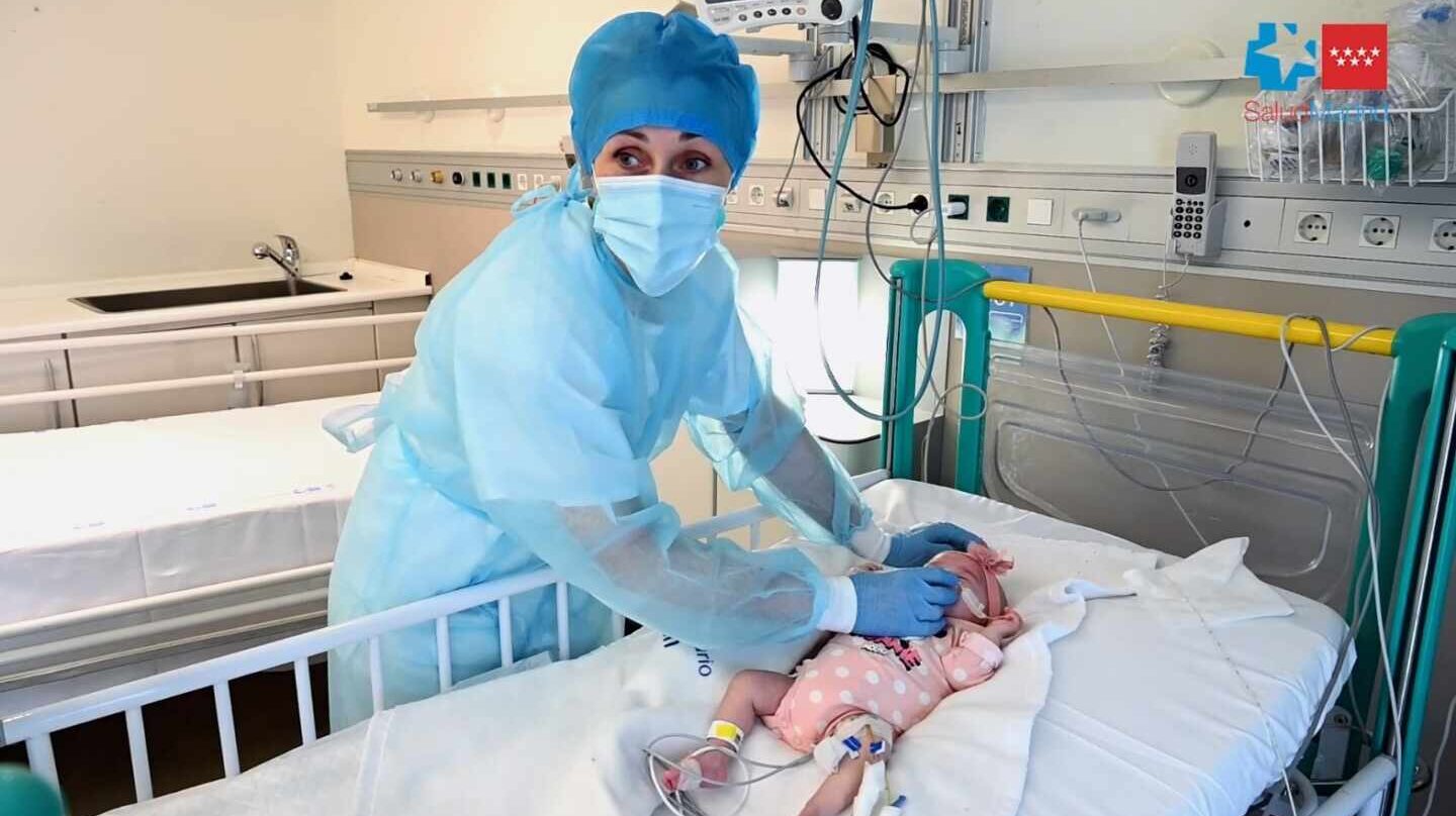 El hospital madrileño Gregorio Marañón ha llevado a cabo con éxito el primer trasplante del mundo de un corazón infantil en parada