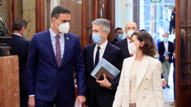 Pedro Sánchez, Fernando Grande-Marlaska y Carmen Calvo, en el Congreso de los Diputados. Pedro Sánchez, Fernando Grande-Marlaska y Carmen Calvo, en el Congreso de los Diputados.