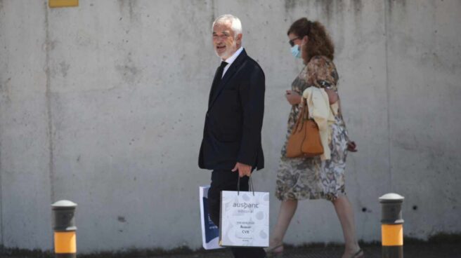 El presidente de Ausbanc, Luis Pineda, llegando a la Audiencia Nacional para una de las sesiones del juicio.