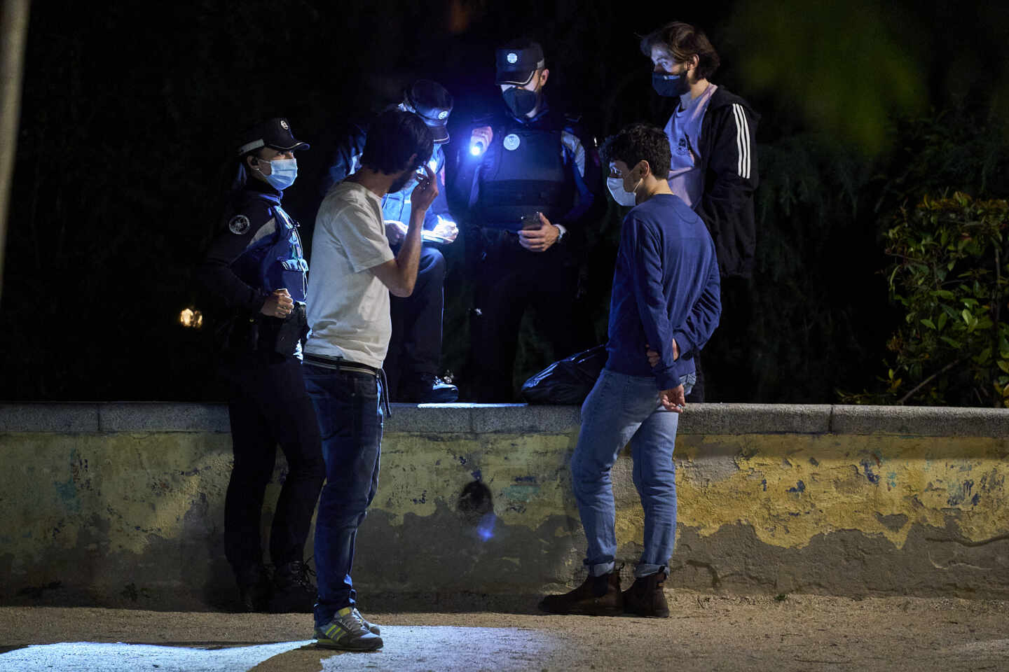 La Policía Municipal identifica a dos jóvenes en Madrid