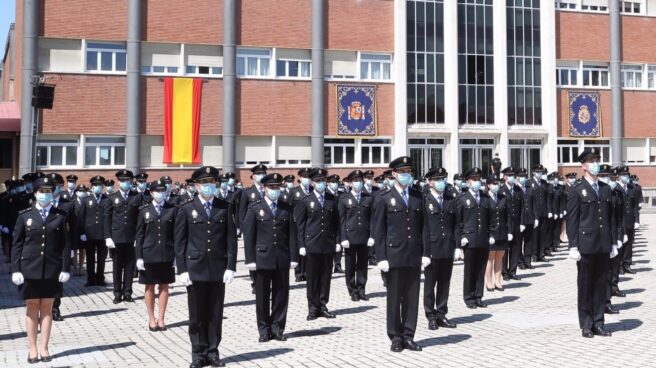 Jura de los policías nacionales nacionales que integraron la última promoción.