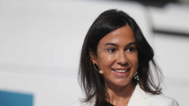 La presidenta de Adif y secretaria de Estado de Transportes, Isabel Pardo de Vera, en la inauguración del primer trayecto de Ouigo en Atocha (Madrid)