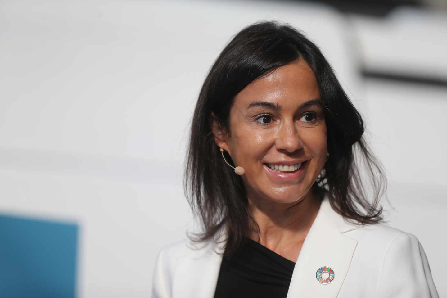 La presidenta de Adif y secretaria de Estado de Transportes, Isabel Pardo de Vera, en la inauguración del primer trayecto de Ouigo en Atocha (Madrid)