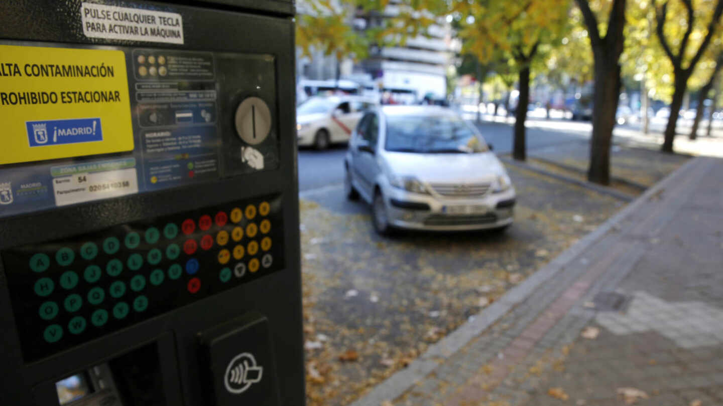 Madrid ampliará el aparcamiento  regulado a 20 nuevos barrios