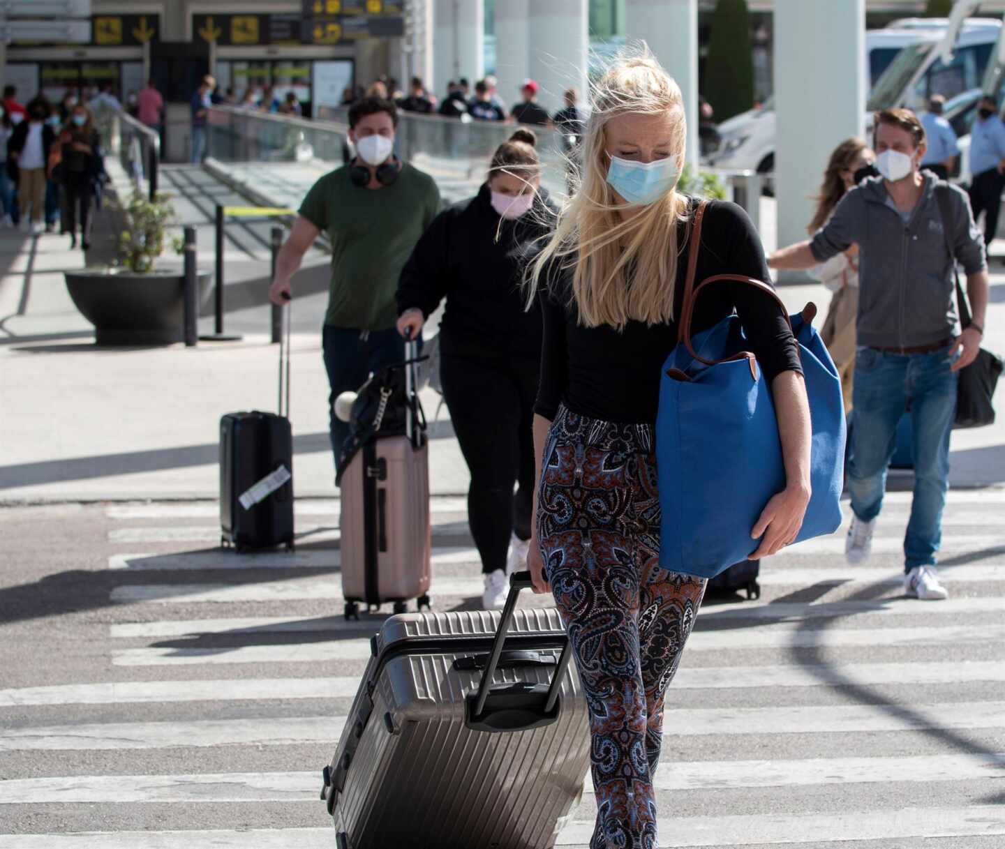 Turistas en el aeropuerto de Palma de Mallorca