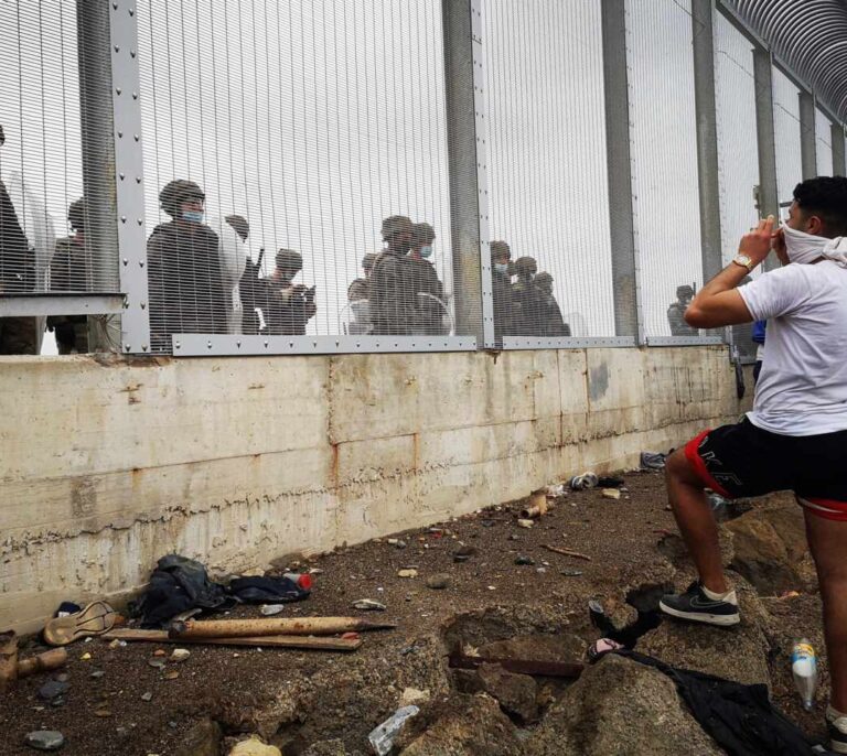 El Gobierno da 30 millones a Marruecos para controlar la inmigración en plena crisis en Ceuta