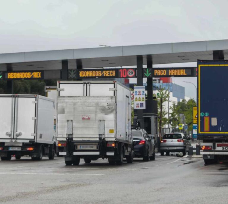 El pago por uso de las autovías pone en riesgo hasta 5.000 empleos en el transporte de mercancías