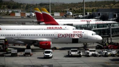 Las aerolíneas avisan de cancelaciones en verano si el Gobierno no planifica la vacunación de pilotos y tripulantes