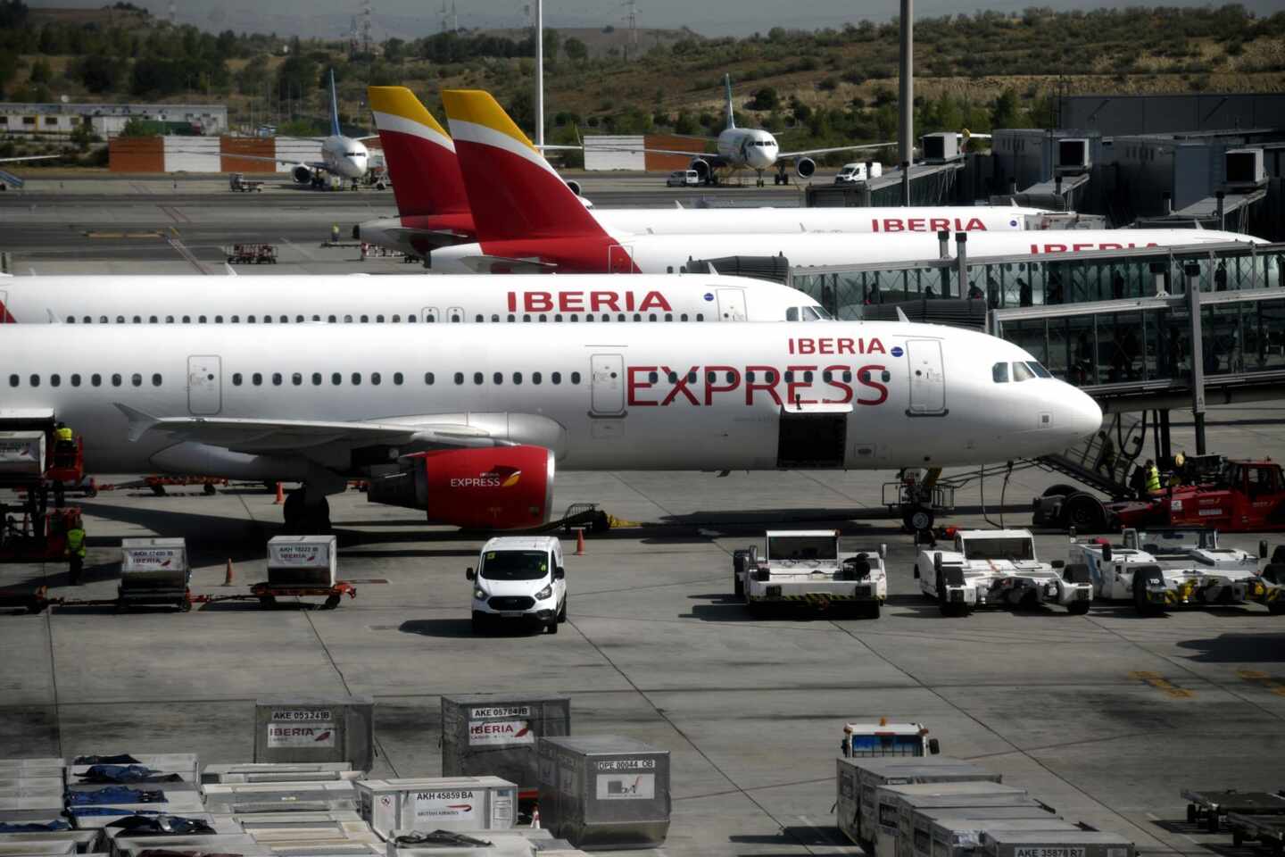 Un avión de Iberia Express en la Terminal 4 del aeropuerto de Barajas.