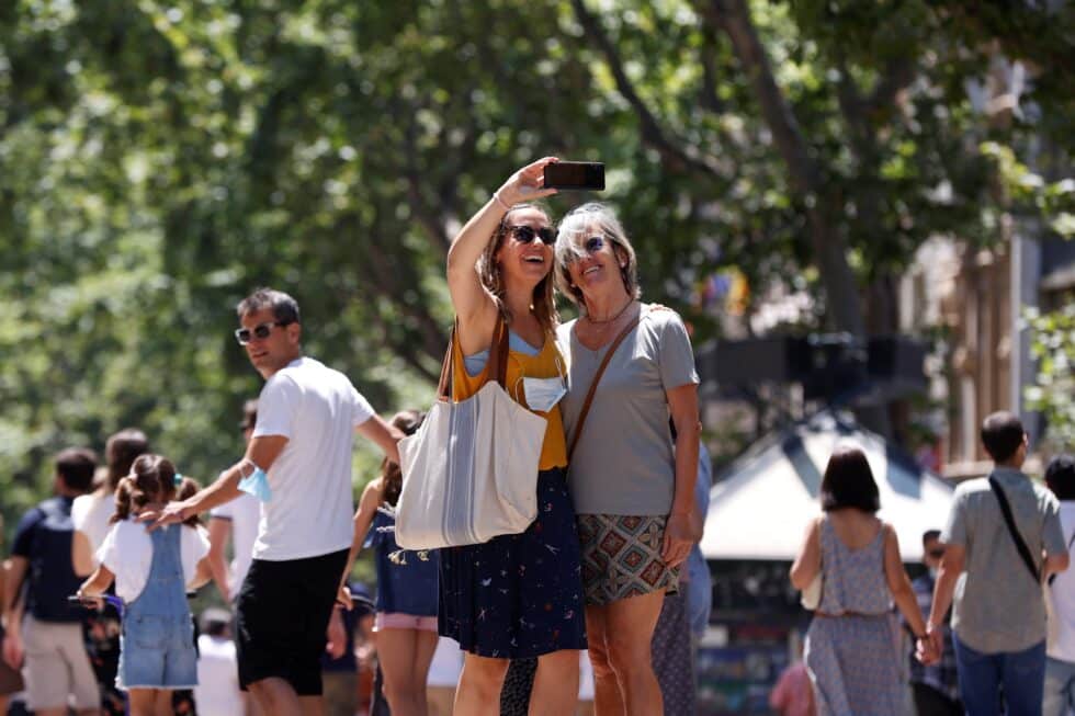 Ambiente en la Rambla de Barcelona este sábado.