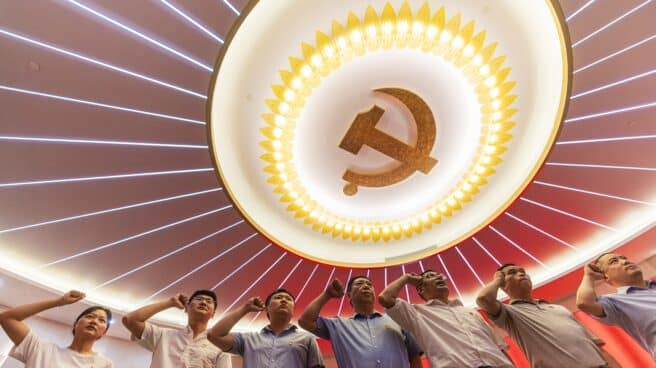 Varios militantes del Partido Comunista de China, en la celebración del centenario de su creación