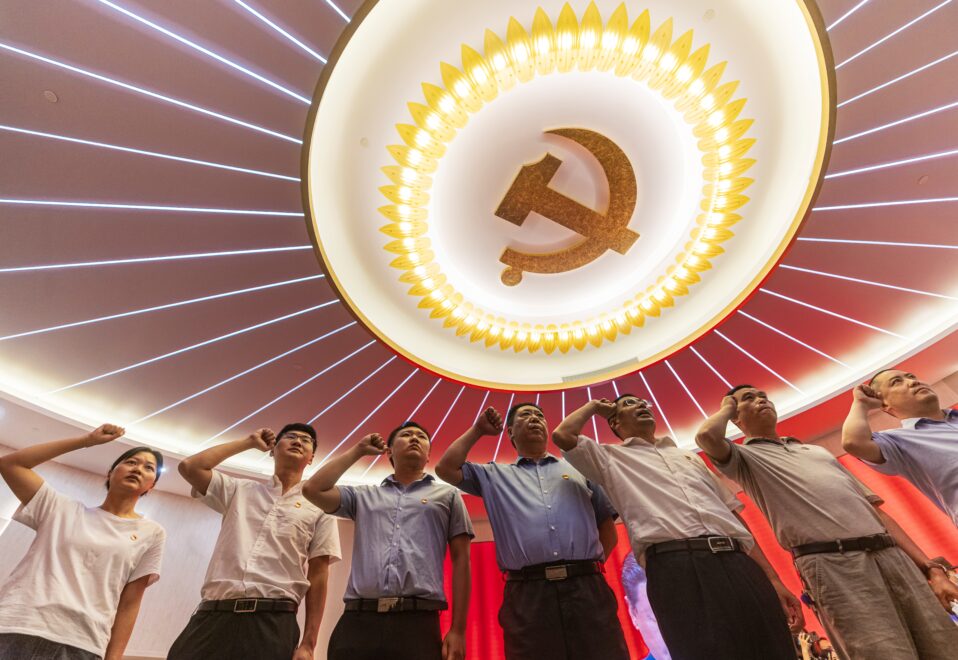 Varios militantes del Partido Comunista de China, en la celebración del centenario de su creación