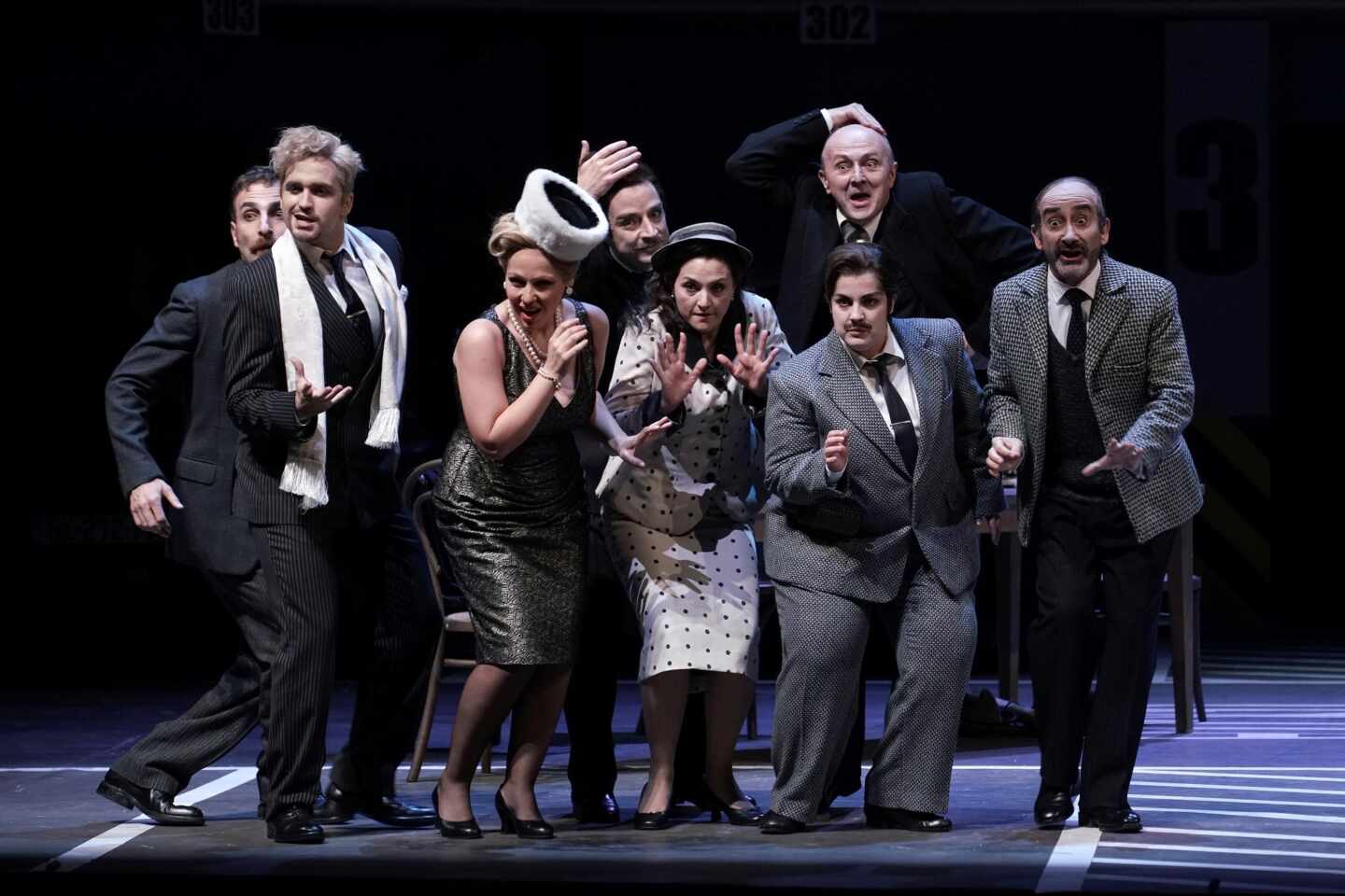 Miembros del elenco de 'Viva la Mamma', en el Teatro Real de Madrid.